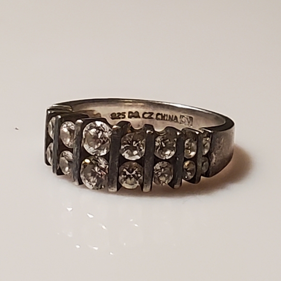 Sterling silver with CZ stone ring - Picture 3 of 12